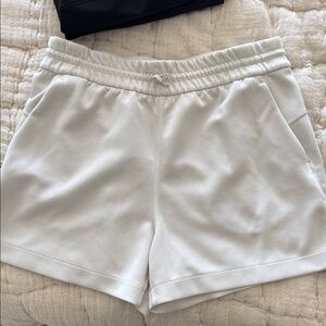 Lululemon soft stream shorts